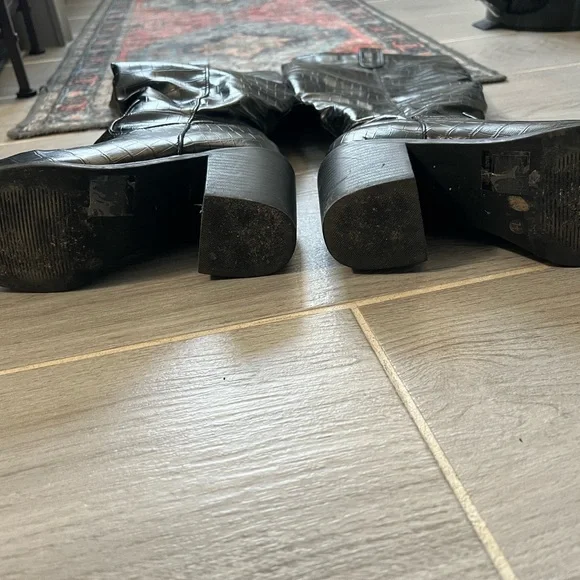 Black Croc-Embossed Knee-High Boots - Picture 5 of 8